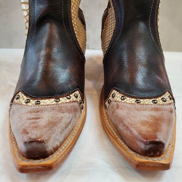 NIB Freebird Warner taupe multi boot - Picture 6 of 11